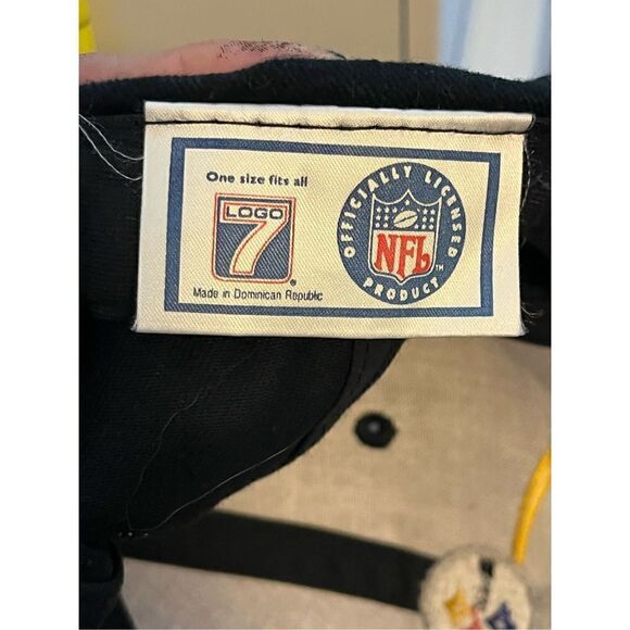 Vintage Logo 7 NFL Pittsburgh Steelers Black Embroidered Snapback. One Size - Picture 2 of 4